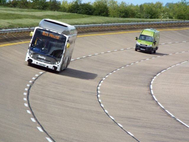 Британські автобуси б'ють рекорди на паливі з гною (відео)