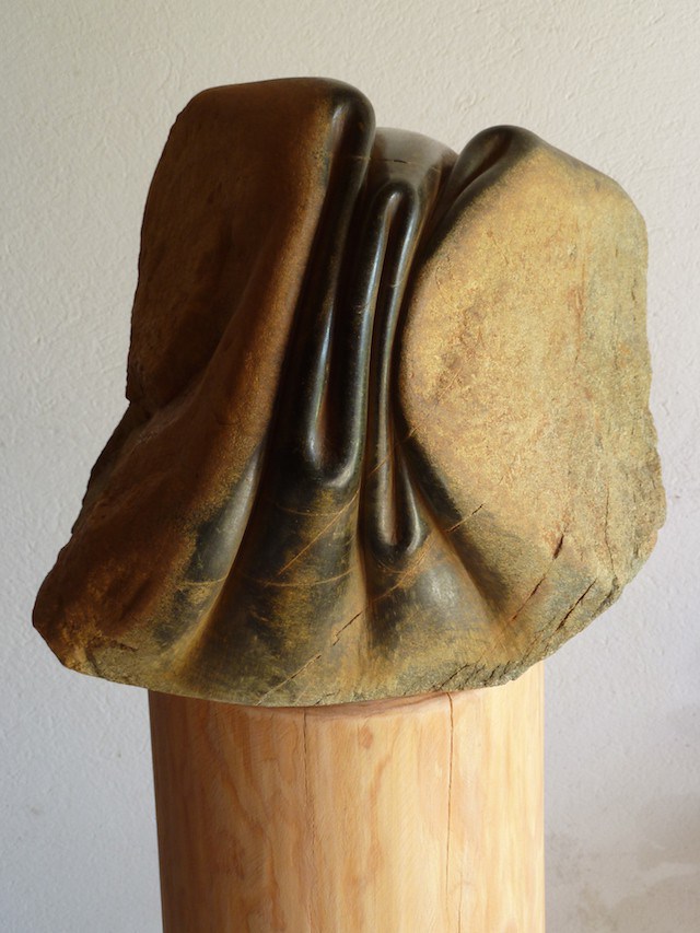 Скульптор з Іспанії навчився «м'яти» каміння (фото)