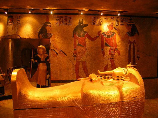 «Відкриття століття». У гробниці Тутанхамона знайшли приховані кімнати