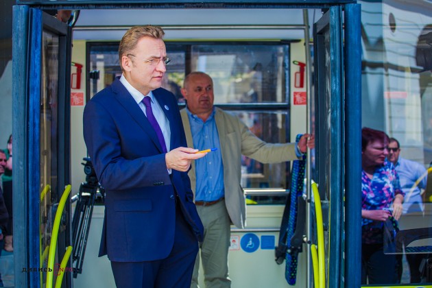 У Львові курсуватимуть нові автобуси ЕЛЕКТРОН (фото)