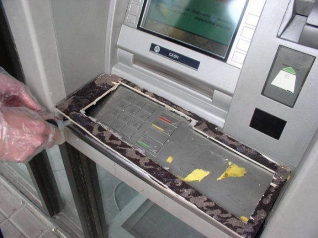 Ще один спосіб шахрайства за допомогою банкоматів (фото)