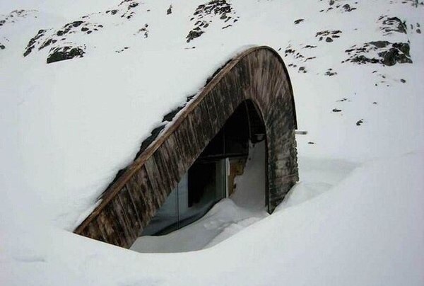 Сучасний будиночок на природі в Норвегії (фото)
