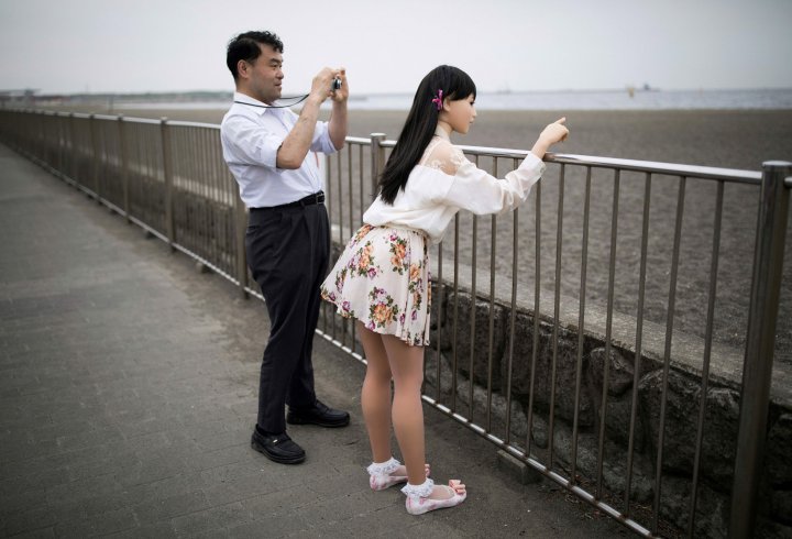 Японські чоловіки заводять собі секс-ляльок замість жінок (фото)