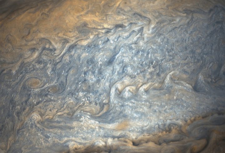 «Juno» передав детальні знімки хмар Юпітера (фото)