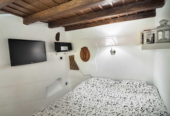 Квартира площею 7 квадратних метрів в Римі (фото)