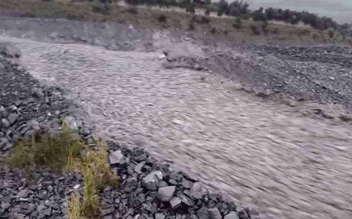Найнебезпечніший потік в світі: справжня кам'яна річка (відео)