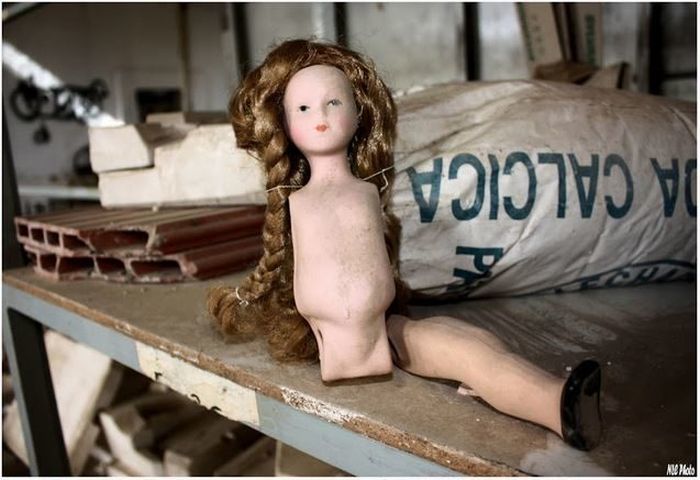 Покинута лялькова фабрика (фото)
