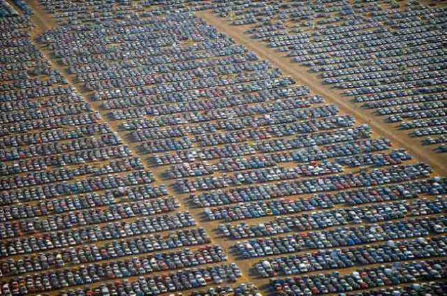 Що виробники роблять з непроданими автомобілями (фото)