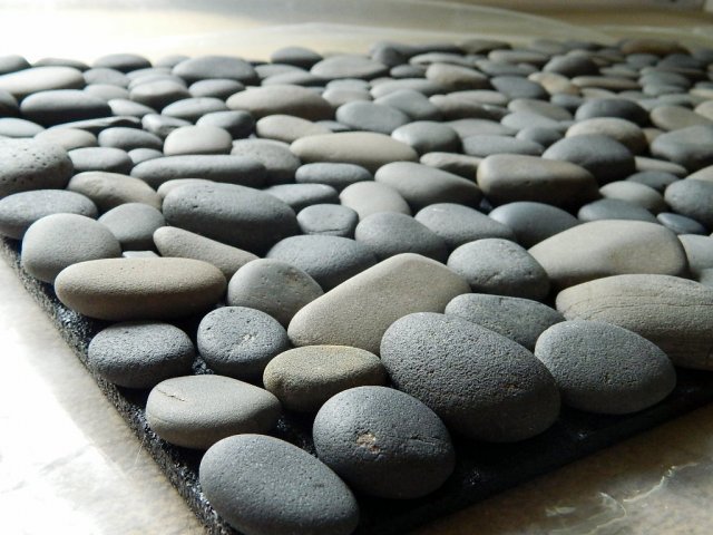 Килимок у ванну з морських камінців своїми руками
