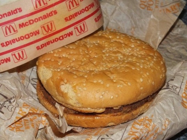 Що сталося з бургером з McDonald's за 20 років? (фото)
