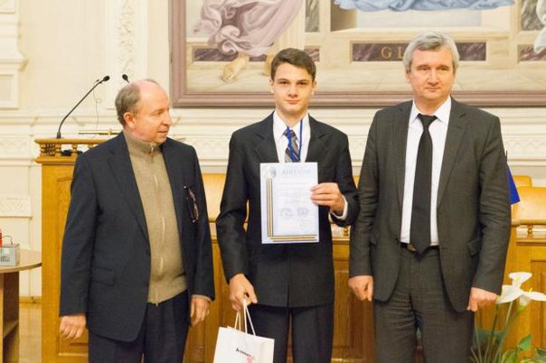 Українського школяра в США визнали генієм та присудили стипендію за його винахід