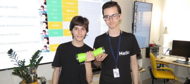 Двоє десятикласників з України придумали революційний гаджет для фітнесу