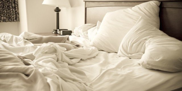 Чому ніколи не потрібно вранці застеляти своє ліжко