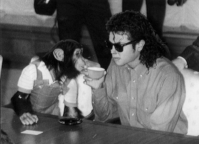 Про шимпанзе Майкла Джексона знімуть фільм