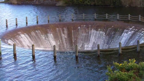 Воронки для скидання води на греблях, система bellmouth spillway (фото, відео)