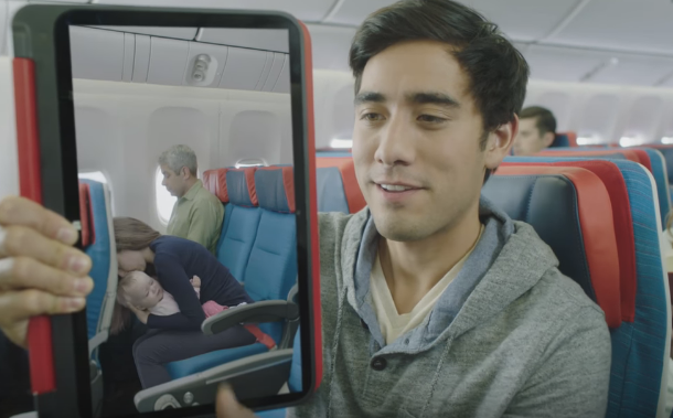 Зак Кінг показав «чарівний» монтаж в новій рекламі авіакомпанії