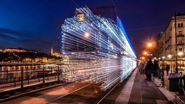 Трамвай, який світиться (фото)