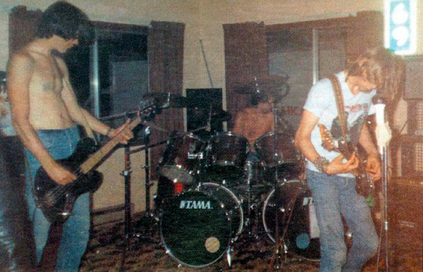 Як виглядали культові рок-колективи на початку кар'єри (фото)