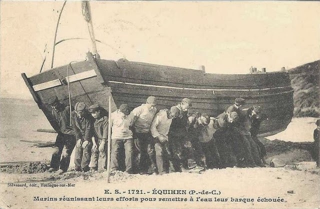 Селище перевернутих човнів (фото)