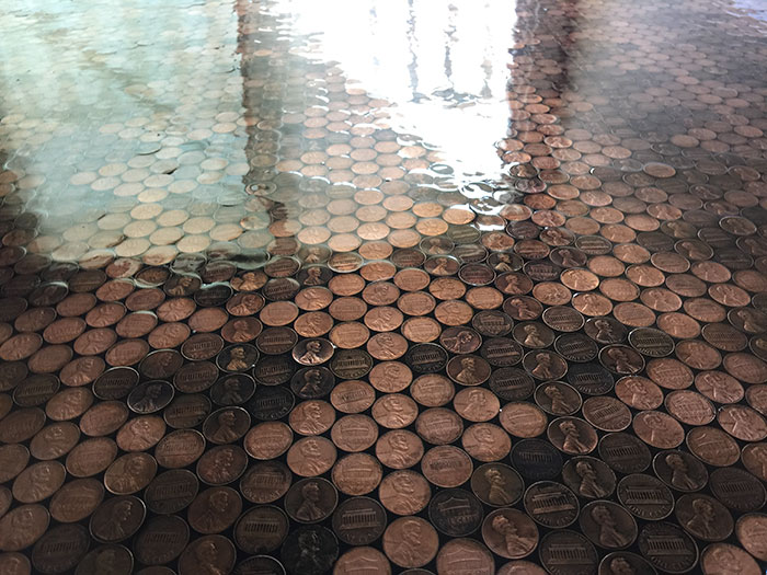 Оригінальна візерунчаста підлога з монет своїми руками (фото)