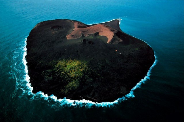 Безлюдний острів, вхід на який заборонено (фото, відео)