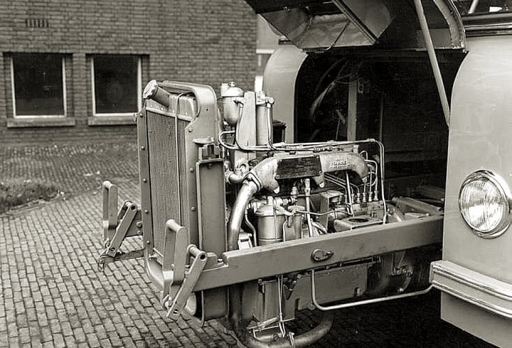 Daf Domburg - автобус з висувним двигуном (фото)