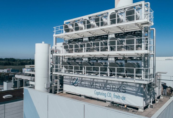 У Швейцарії запрацював завод з вилучення вуглекислого газу з повітря (фото, відео)