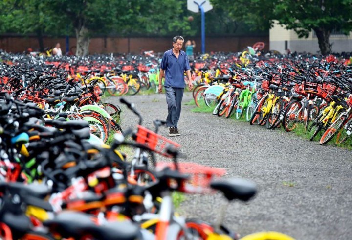 Покинуті велосипеди в Китаї (фото)