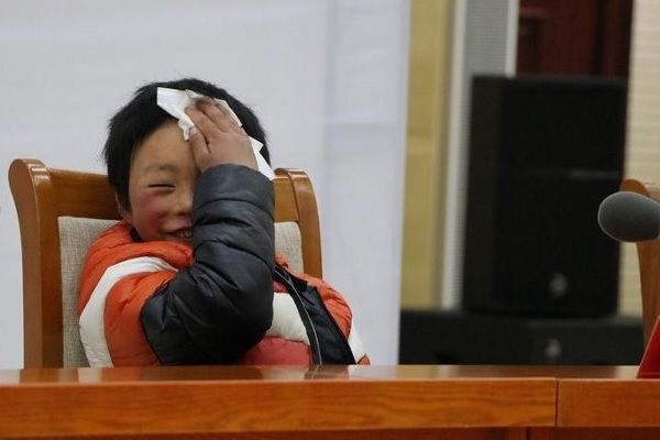Китайський школяр, який подолав 5 км по морозі, заробив 450 тисяч доларів