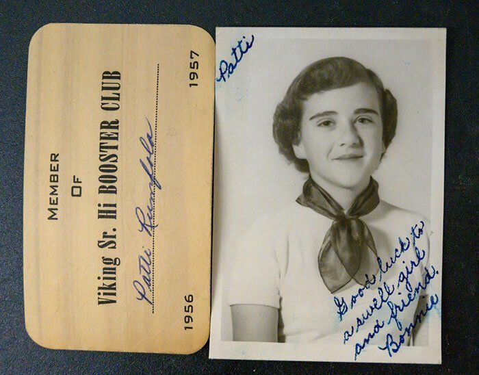 Працівник школи в США знайшов загублену сумку 1950-х років (фото)