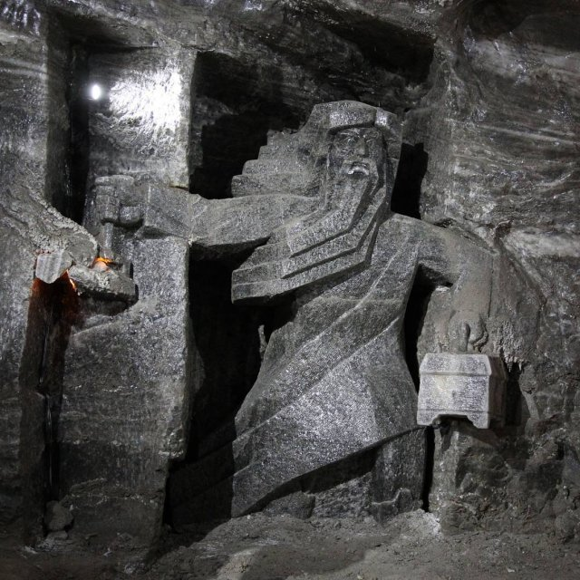 Соляна шахта XIII століття в польському місті Величка (фото)