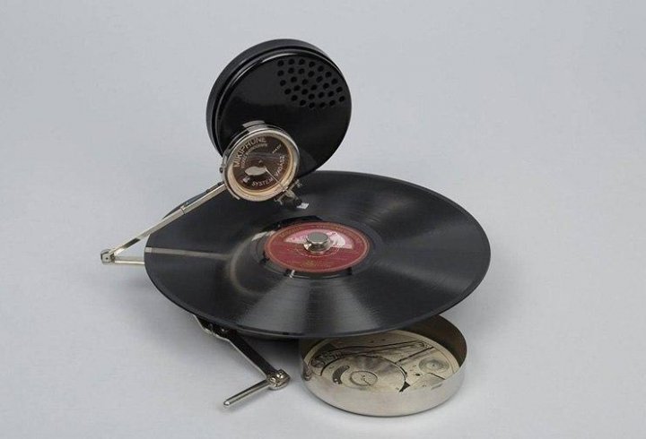 Кишеньковий фонограф Mikiphone, 1926 рік (фото)