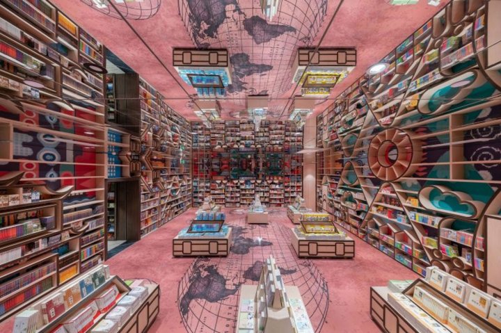 Zhongshuge - нова книгарня в місті Дуцзяньянь на південному заході Китаю (фото)