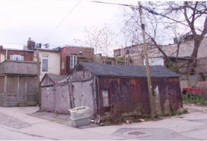 Подружжя з Канади перетворило старий гараж на шикарний особняк (фото)