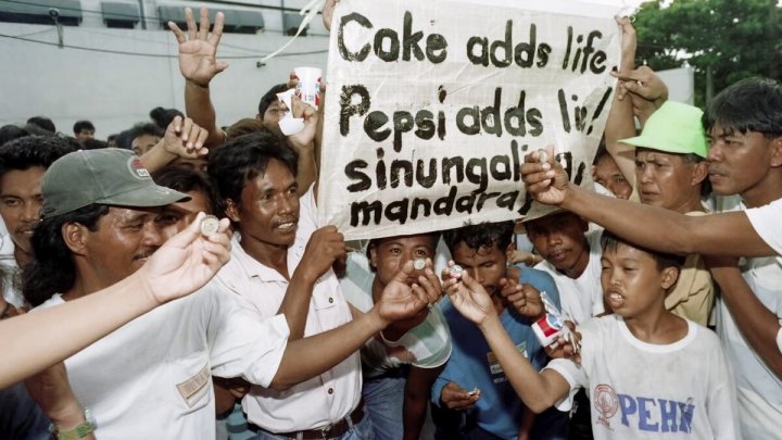Одного разу Pepsi помилково випустила 600000 кришок з призом 1 млн на кожній. Переможці зібралися і пішли забирати гроші