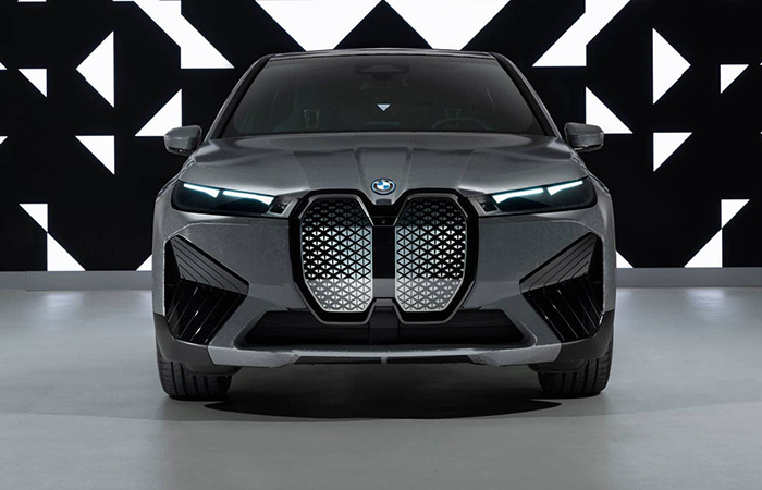 Компанія BMW представила електромобіль, здатний змінювати колір за бажанням власника (фото, відео)