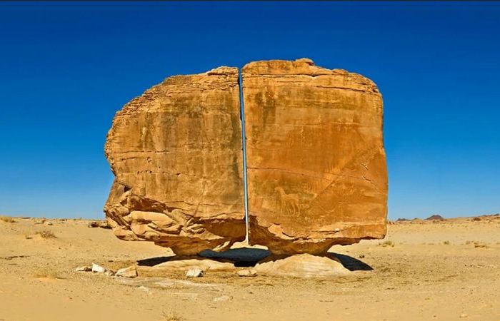 Загадка Аль Наслаа: хто розділив навпіл гігантський камінь з «лазерною» точністю