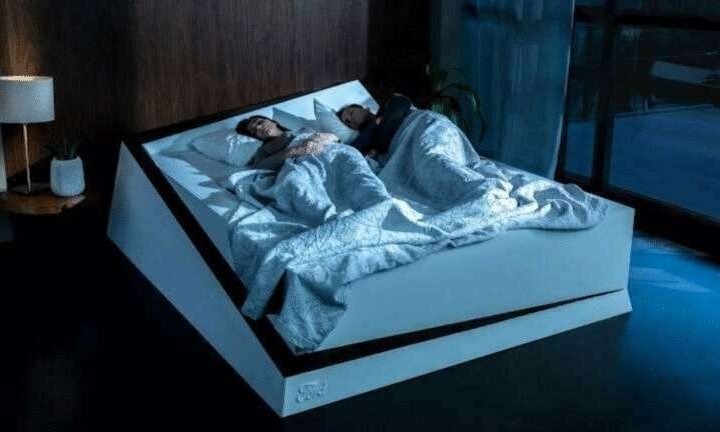 Компанія Ford створила ліжко для тих, хто постійно лізе на чужу половину (фото)