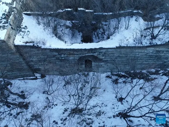 У Великій китайській стіні знайшли ретельно замасковані двері (фото)